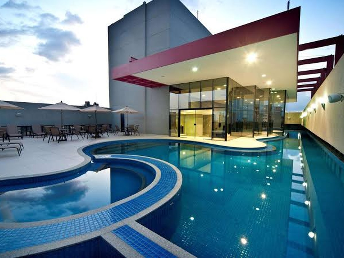 Área de lazer e piscina do Radisson Hotel Maiorana Belém